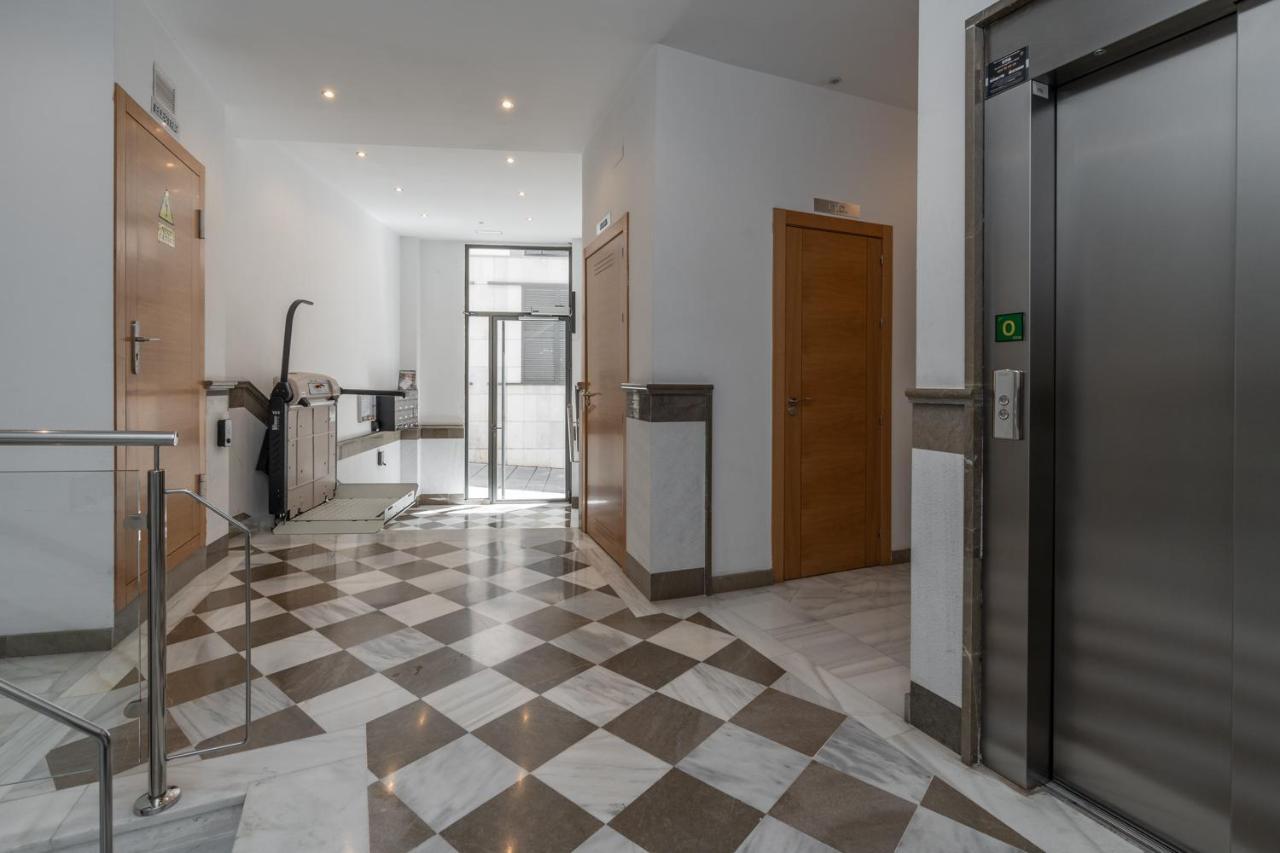 Tuguest Postigo II Catedral Apartment - Free Parking Granada Eksteriør billede